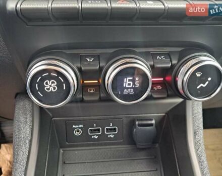 Білий Рено Зое, об'ємом двигуна 0 л та пробігом 12 тис. км за 14800 $, фото 68 на Automoto.ua