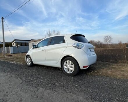 Белый Рено Зое, объемом двигателя 0 л и пробегом 82 тыс. км за 6200 $, фото 2 на Automoto.ua