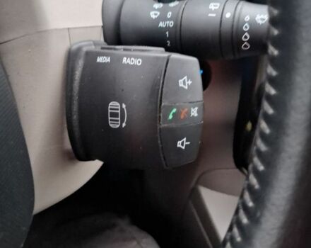 Білий Рено Зое, об'ємом двигуна 1 л та пробігом 61 тис. км за 6600 $, фото 11 на Automoto.ua