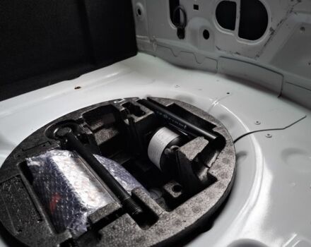 Білий Рено Зое, об'ємом двигуна 1 л та пробігом 61 тис. км за 6600 $, фото 21 на Automoto.ua