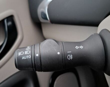 Білий Рено Зое, об'ємом двигуна 1 л та пробігом 61 тис. км за 6600 $, фото 12 на Automoto.ua