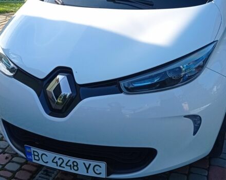 Белый Рено Зое, объемом двигателя 0 л и пробегом 76 тыс. км за 8300 $, фото 11 на Automoto.ua