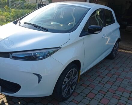 Белый Рено Зое, объемом двигателя 0 л и пробегом 76 тыс. км за 8300 $, фото 2 на Automoto.ua