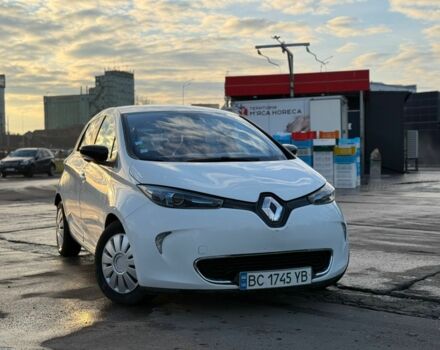 Белый Рено Зое, объемом двигателя 0 л и пробегом 80 тыс. км за 5543 $, фото 2 на Automoto.ua