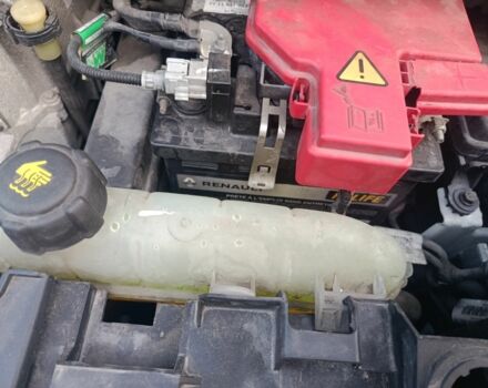 Белый Рено Зое, объемом двигателя 0 л и пробегом 80 тыс. км за 7979 $, фото 12 на Automoto.ua