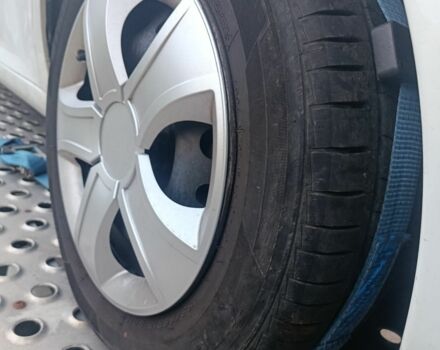 Белый Рено Зое, объемом двигателя 0 л и пробегом 80 тыс. км за 7979 $, фото 13 на Automoto.ua