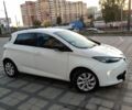 Белый Рено Зое, объемом двигателя 0 л и пробегом 300 тыс. км за 5900 $, фото 6 на Automoto.ua