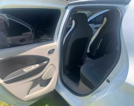 Белый Рено Зое, объемом двигателя 0 л и пробегом 155 тыс. км за 6800 $, фото 10 на Automoto.ua
