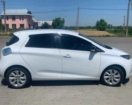 Белый Рено Зое, объемом двигателя 0 л и пробегом 155 тыс. км за 6800 $, фото 7 на Automoto.ua