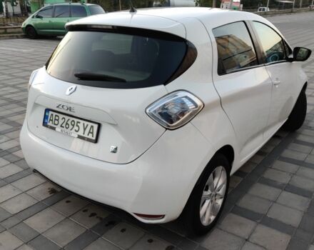 Белый Рено Зое, объемом двигателя 0 л и пробегом 300 тыс. км за 5900 $, фото 3 на Automoto.ua