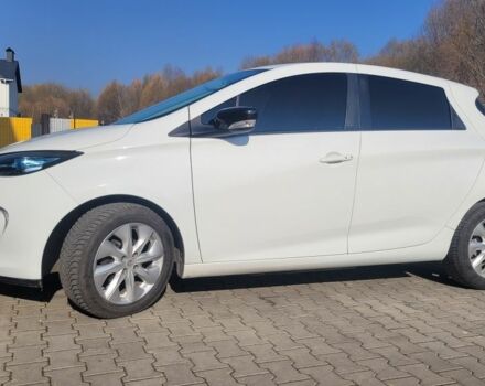Белый Рено Зое, объемом двигателя 0 л и пробегом 108 тыс. км за 5999 $, фото 1 на Automoto.ua