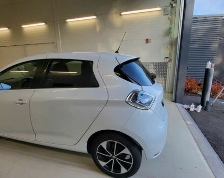 Белый Рено Зое, объемом двигателя 1 л и пробегом 110 тыс. км за 9500 $, фото 3 на Automoto.ua