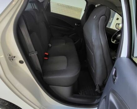 Белый Рено Зое, объемом двигателя 1 л и пробегом 110 тыс. км за 9500 $, фото 7 на Automoto.ua