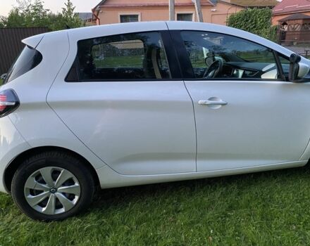 Белый Рено Зое, объемом двигателя 0 л и пробегом 86 тыс. км за 11300 $, фото 5 на Automoto.ua