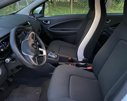 Белый Рено Зое, объемом двигателя 0 л и пробегом 86 тыс. км за 11300 $, фото 6 на Automoto.ua