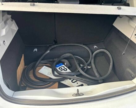 Рено Зое 2023 в Тернополе на Automoto.ua Белый Рено Зое, объемом двигателя 0 л и пробегом 30 тыс. км за 12222 $, фото 18 на Automoto.ua