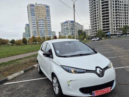 Белый Рено Зое, объемом двигателя 0 л и пробегом 138 тыс. км за 6700 $, фото 1 на Automoto.ua