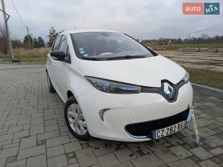 Белый Рено Зое, объемом двигателя 0 л и пробегом 154 тыс. км за 5700 $, фото 1 на Automoto.ua