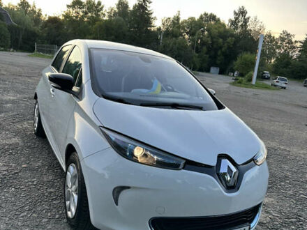 Белый Рено Зое, объемом двигателя 0 л и пробегом 104 тыс. км за 6570 $, фото 1 на Automoto.ua