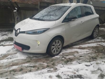 Белый Рено Зое, объемом двигателя 0 л и пробегом 150 тыс. км за 5550 $, фото 1 на Automoto.ua