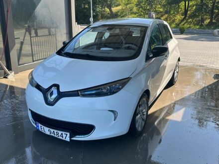 Рено Зое 2013 в Долине на Automoto.ua Белый Рено Зое, объемом двигателя 0 л и пробегом 88 тыс. км за 4999 $, фото 1 на Automoto.ua