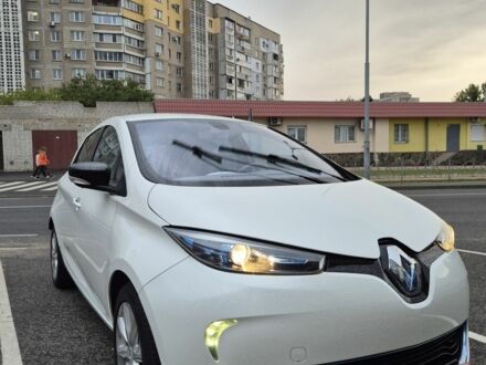 Белый Рено Зое, объемом двигателя 0 л и пробегом 135 тыс. км за 6499 $, фото 1 на Automoto.ua