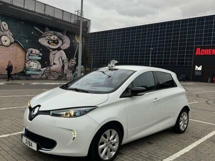 Рено Зое 2013 в Луцке на Automoto.ua Белый Рено Зое, объемом двигателя 0 л и пробегом 100 тыс. км за 6500 $, фото 1 на Automoto.ua