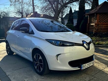 Рено Зое 2013 в Трускавце на Automoto.ua Белый Рено Зое, объемом двигателя 0 л и пробегом 67 тыс. км за 9000 $, фото 1 на Automoto.ua