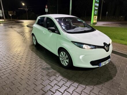 Белый Рено Зое, объемом двигателя 0 л и пробегом 135 тыс. км за 5350 $, фото 1 на Automoto.ua
