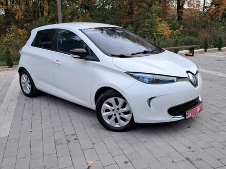 Белый Рено Зое, объемом двигателя 0 л и пробегом 112 тыс. км за 7500 $, фото 1 на Automoto.ua