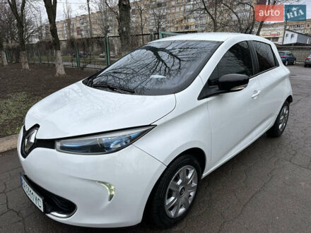 Белый Рено Зое, объемом двигателя 0 л и пробегом 176 тыс. км за 6499 $, фото 1 на Automoto.ua