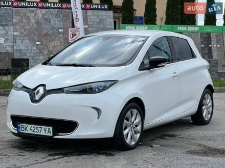 Білий Рено Зое, об'ємом двигуна 0 л та пробігом 112 тис. км за 6399 $, фото 1 на Automoto.ua