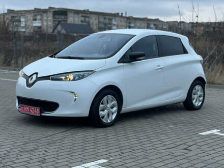 Белый Рено Зое, объемом двигателя 0 л и пробегом 50 тыс. км за 6300 $, фото 1 на Automoto.ua