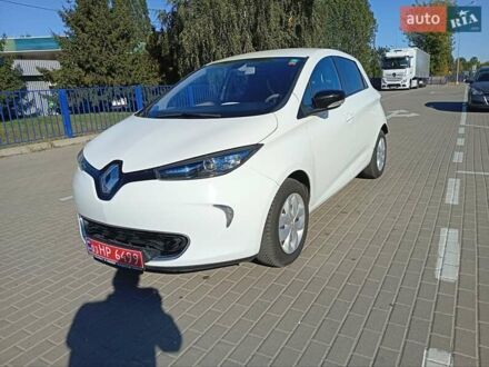 Белый Рено Зое, объемом двигателя 0 л и пробегом 100 тыс. км за 5600 $, фото 1 на Automoto.ua