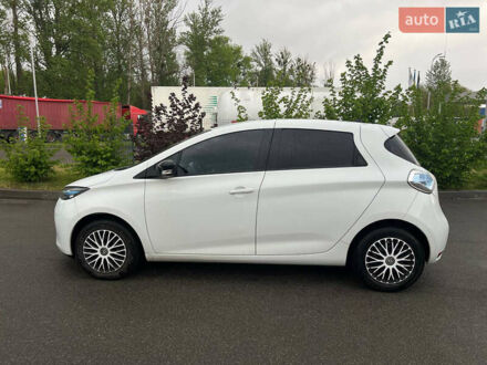 Рено Зое 2014 в Виннице на Automoto.ua Белый Рено Зое, объемом двигателя 0 л и пробегом 158 тыс. км за 5700 $, фото 1 на Automoto.ua