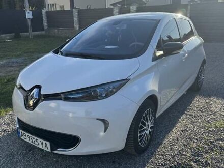Белый Рено Зое, объемом двигателя 0 л и пробегом 166 тыс. км за 5800 $, фото 1 на Automoto.ua