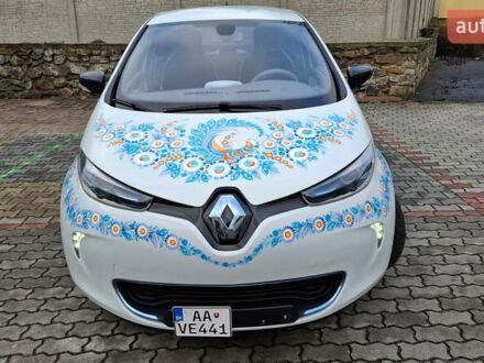 Белый Рено Зое, объемом двигателя 0 л и пробегом 72 тыс. км за 59620 $, фото 1 на Automoto.ua