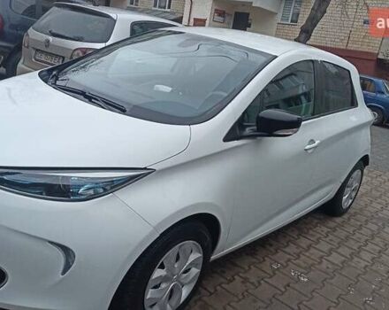 Белый Рено Зое, объемом двигателя 0 л и пробегом 120 тыс. км за 6600 $, фото 1 на Automoto.ua