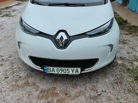 Белый Рено Зое, объемом двигателя 0 л и пробегом 117 тыс. км за 7800 $, фото 1 на Automoto.ua
