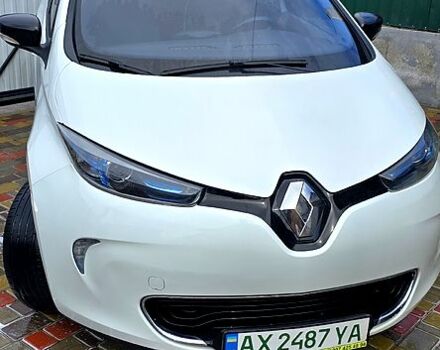 Белый Рено Зое, объемом двигателя 68 л и пробегом 110 тыс. км за 8400 $, фото 1 на Automoto.ua