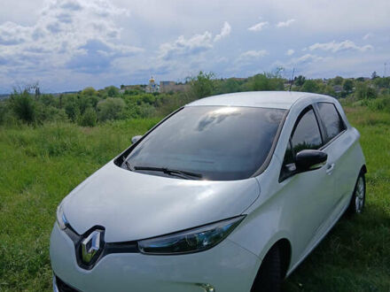 Рено Зое 2015 в Корсунь-Шевченковском на Automoto.ua Белый Рено Зое, объемом двигателя 0 л и пробегом 121 тыс. км за 7900 $, фото 1 на Automoto.ua