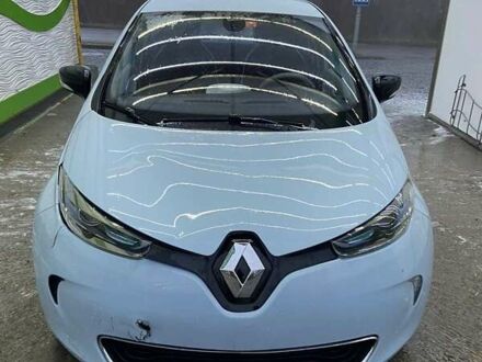 Белый Рено Зое, объемом двигателя 0 л и пробегом 150 тыс. км за 5700 $, фото 1 на Automoto.ua