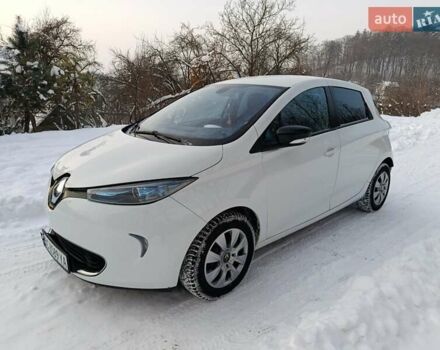 Білий Рено Зое, об'ємом двигуна 0 л та пробігом 96 тис. км за 5850 $, фото 1 на Automoto.ua