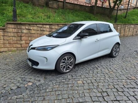 Белый Рено Зое, объемом двигателя 0 л и пробегом 140 тыс. км за 6300 $, фото 1 на Automoto.ua