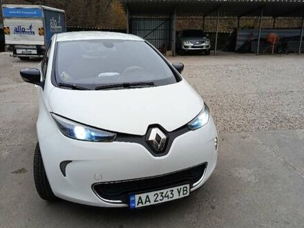 Рено Зое 2015 у Києві на Automoto.ua Білий Рено Зое, об'ємом двигуна 0 л та пробігом 150 тис. км за 6400 $, фото 1 на Automoto.ua