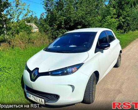 Белый Рено Зое, объемом двигателя 60 л и пробегом 97 тыс. км за 5999 $, фото 1 на Automoto.ua