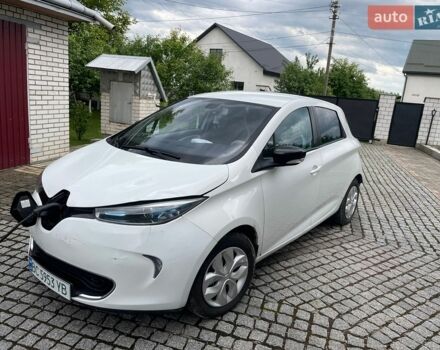 Белый Рено Зое, объемом двигателя 0 л и пробегом 140 тыс. км за 5400 $, фото 1 на Automoto.ua