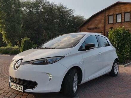 Белый Рено Зое, объемом двигателя 0 л и пробегом 100 тыс. км за 11999 $, фото 1 на Automoto.ua