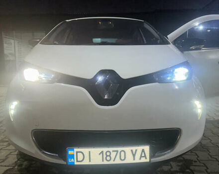 Белый Рено Зое, объемом двигателя 0 л и пробегом 162 тыс. км за 6500 $, фото 1 на Automoto.ua