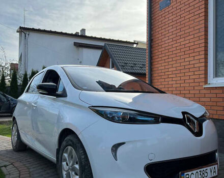 Белый Рено Зое, объемом двигателя 0 л и пробегом 106 тыс. км за 9000 $, фото 1 на Automoto.ua